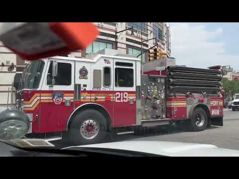 ***HEAVY AIRHORN ALERT*** ~ FDNY ENGINE 219 & FDNY TOWER LADDER 105 RESPONDING IN BROOKLYN, NYC.