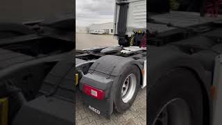 93 751 30 86