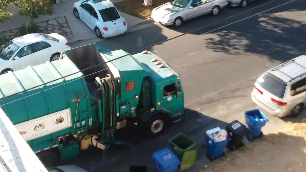 LA City San Pete Amrep ASL - collecting recycling - YouTube