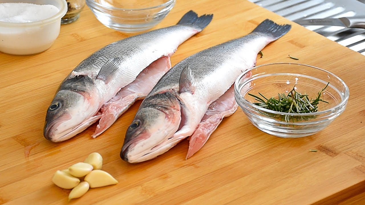 Brancin iz pećnice, kako ispeći ribu kad nemate pečenjaru ni gradele