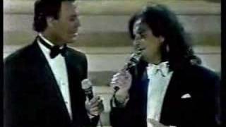 Julio Iglesias & Roberto Carlos - Solamente una vez chords