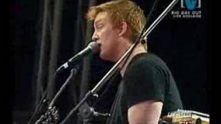 QOTSA - Live (BDO 2003) - (02) Go with the Flow chords