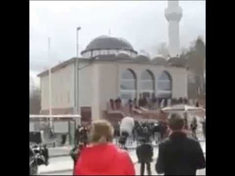 Британский Халифат закрыл Мечеть в Англии, и Азан
