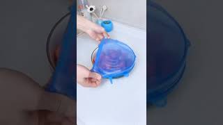 Silicone kitchen lid to keep food fresh and odor-free homehacks gadget smartgadget shorts