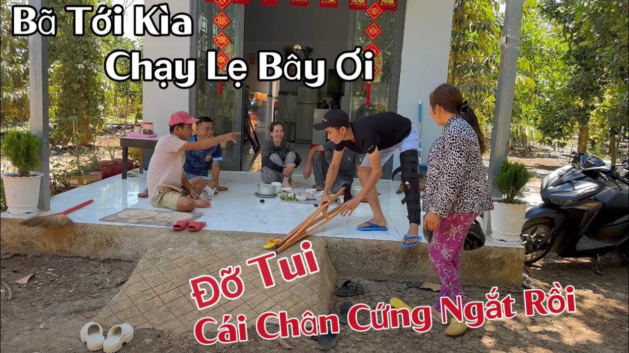 Bữa cơm bất ổn-Q.uè đang ăn bị dí rồi chạy kiểu gì đây…?