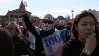 Tüntetések és újabb lezárások Európában