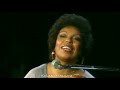 Roberta Flack - Killing Me Softly (1973) Live