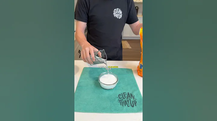 Stop mixing baking soda and vinegar when cleaning! #cleaning #cleaningtips #cleaninghacks thumbnail
