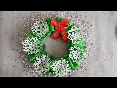 Basteln für Weihnachten DIY Türkranz aus Papier