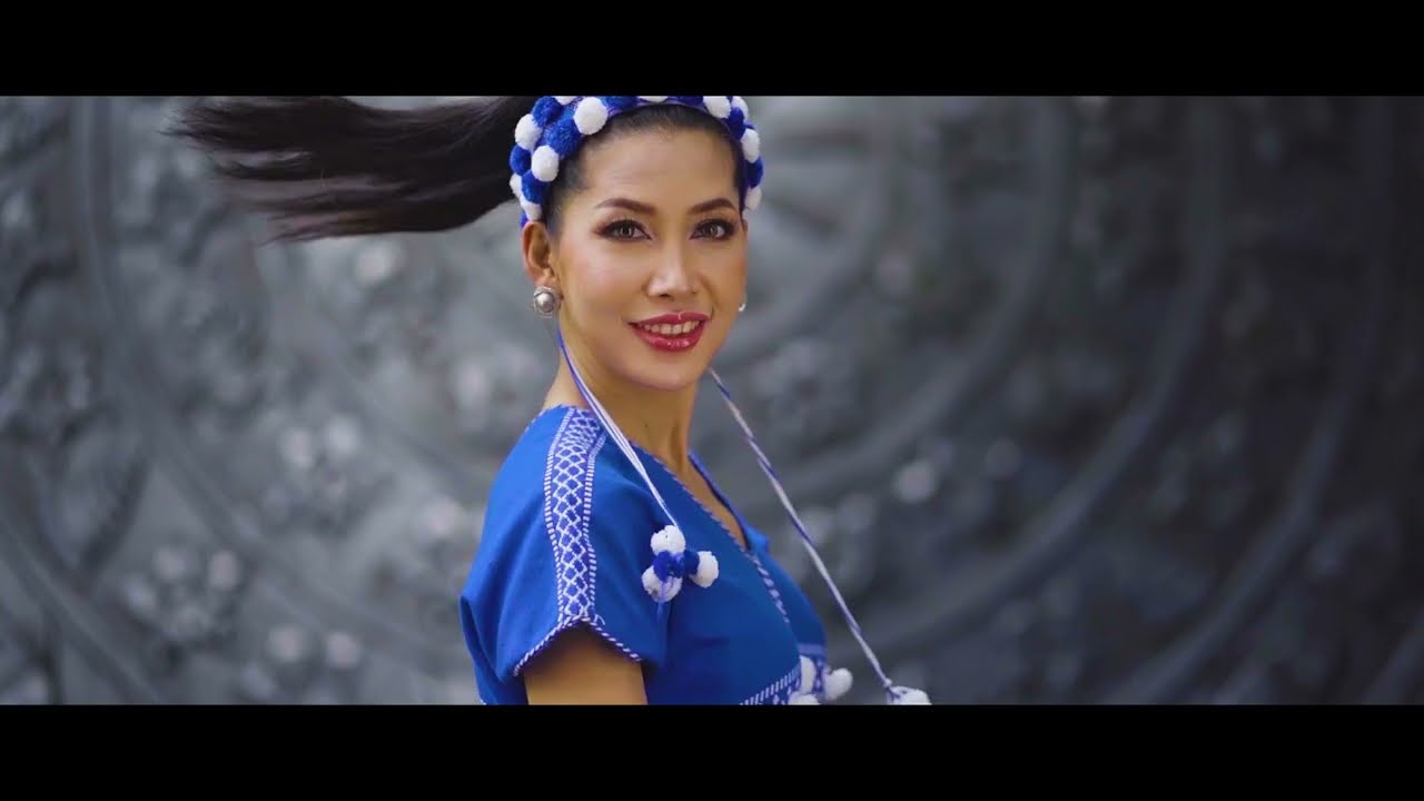 Mrs Heritage Myanmar introduce her self with country HERITAGE PAGEANTS