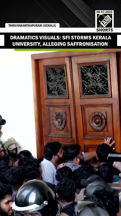 Kerala university chaos: SFI protests against Governor alleging saffronisation of universities