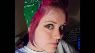 Rosie Riveter-Inspired Hair Tutorial Rosie Riveter-Inspired Hair Tutorial