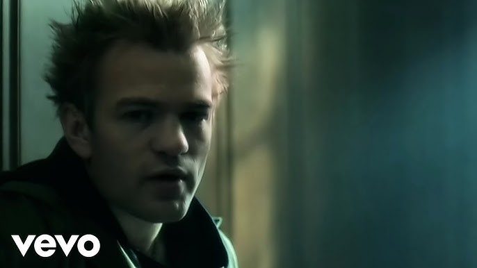 Sum 41 - Walking Disaster (Official Music Video) 