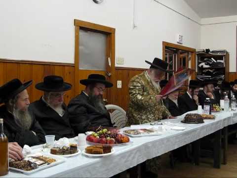 Rabbi Yechezkel Roth Karlsburger Rav Reading Shtar Tanoyim