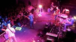 Built To Spill - Untrustable/Part 2 (About Someone Else) (live)