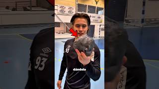 How Handball Players Clean Their Dirty Balls 😲