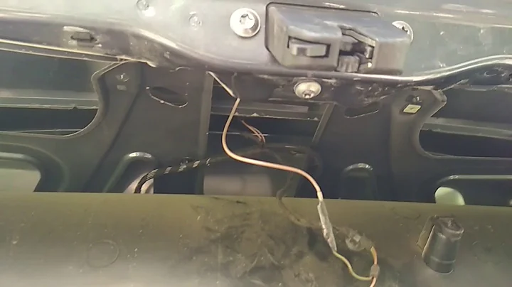 Не загорается освещение багажника