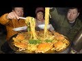 진짜 꽃게 가득 넣은 [[꽃게탕면(Blue crab taste noodles with real crabs)]] 요리&먹방!! - Mukbang eating show