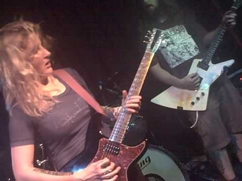 Kylesa (live) - Hollow Severer - 09-21-09