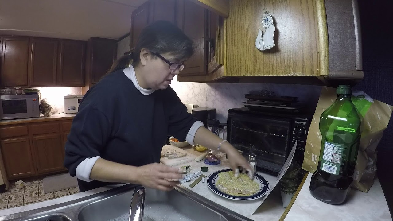 cat lovers club instagram HelloFresh Crispy Chicken Milanese Review