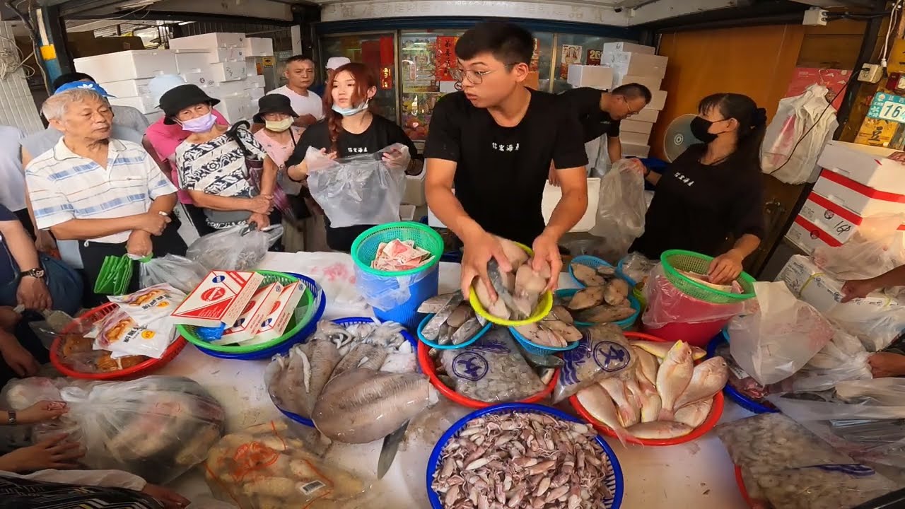 買氣不錯，有清空的感覺 #中彰海王子 #土城 #海鮮叫賣 #海鮮拍賣