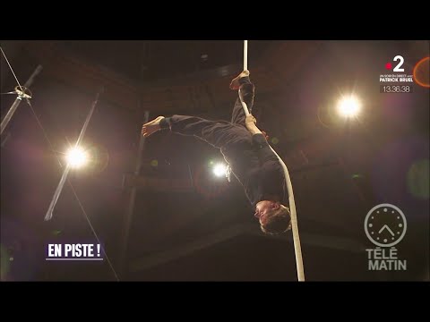 Vidéo: Comment Entrer Dans Une école De Cirque