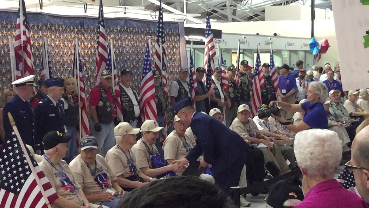 Greater St. Louis Honor Flight Return Reception For Veterans At Lambert Airport June 23 1015 ...