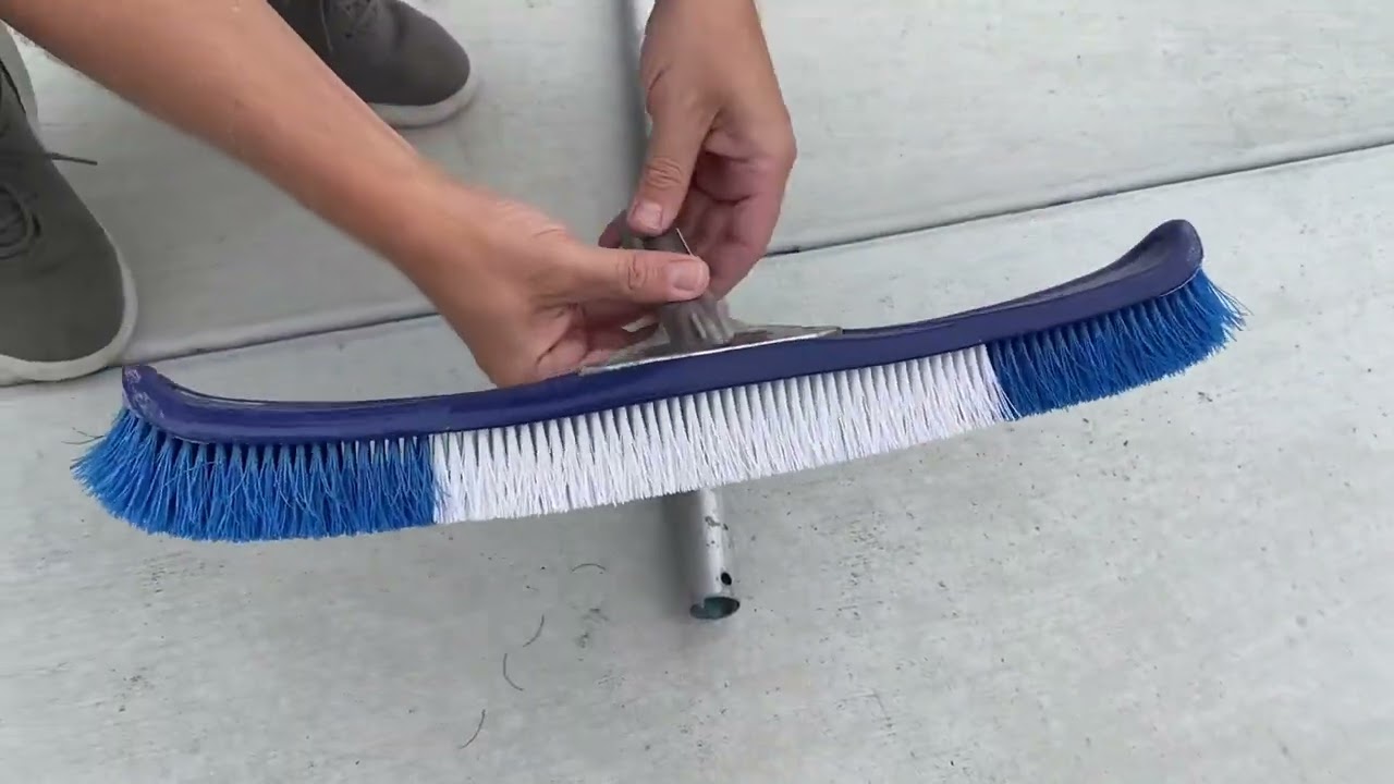 Poolmaster 20174 Flexible Body Swimming Pool Brush Review