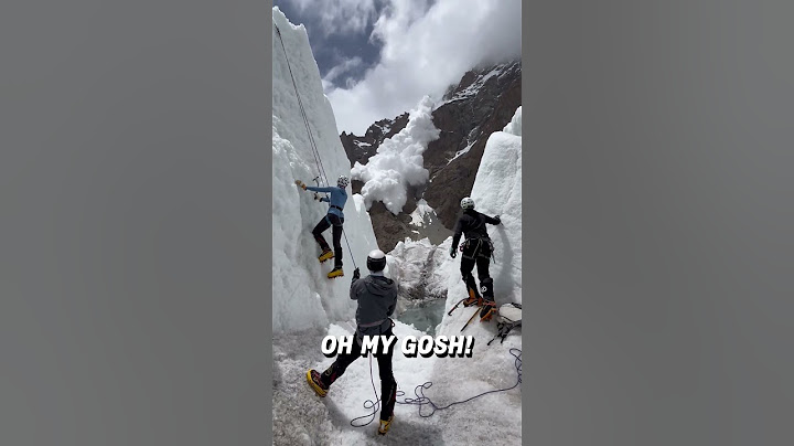 Climbers face sudden avalanche! 😳🫣  -  🎥 BVIRAL / redddlong
