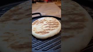 خبز تركي هش منفوخ وفارغ من الداخل الوصفة في قاناتي Soft Turkish bread recipe on my YouTube channel