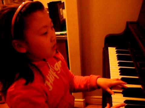 Kum Ba Ya Piano Play By Victoria.AVI