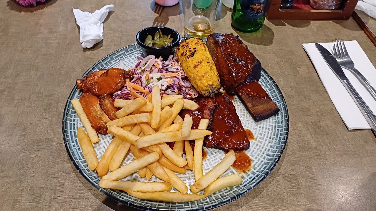 James Lunch at Edwards Lake Hotel with a Big Playground, Lunch Mixed Grill, Spaghetti