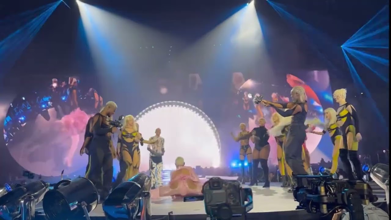 Darius West Solo Vogue Performance Renaissance Tour 