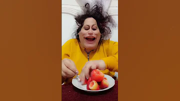 انا مناكلش الفراوله غير كده 