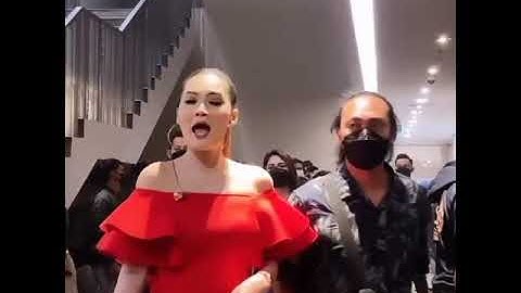 Nella Kharisma sederhana dan sangat mewah