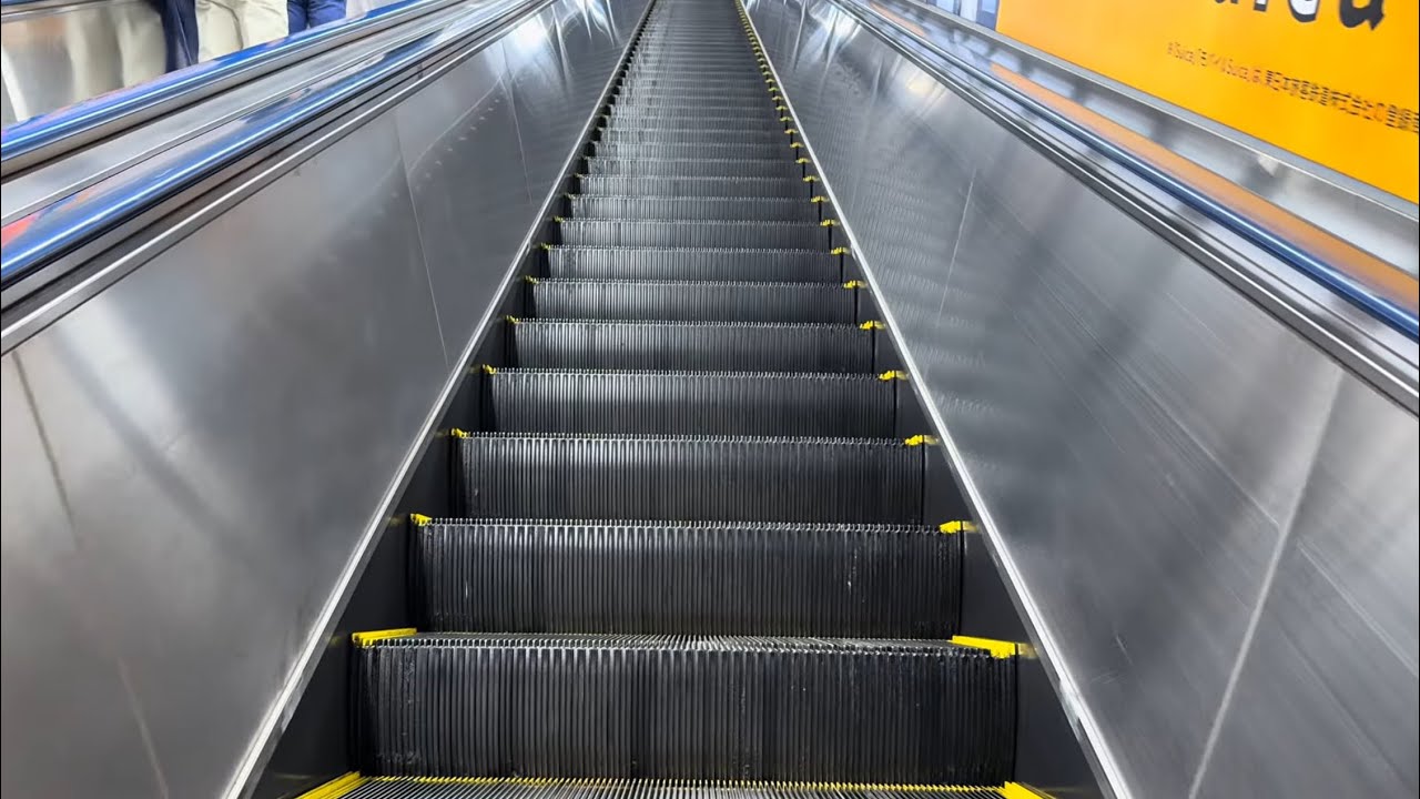 ALL OF THE FAMOUS Mitsubishi Escalators at Tokyo Station Chuo Line/JC JR Platform 1-2 Tokyo, Japan