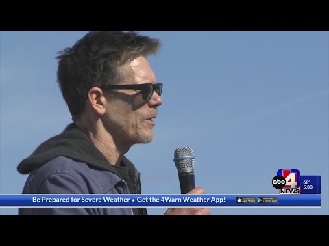 Kevin Bacon returns to Payson High on prom night for 40th anniversary of ‘Footloose’