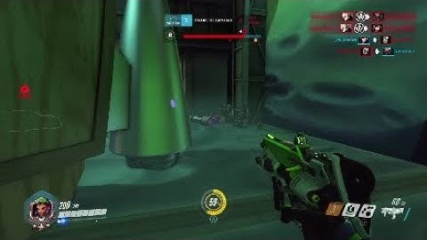 Overwatch Sombra walking in the payload