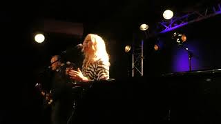 Vonda Shepard "Tell Him" Live Paris 2023