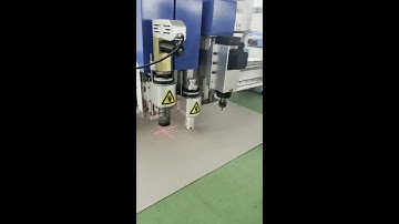Automatic CNC Carton Cutting Machine with Oscillating Knife Cutter for Cutting Small Craft