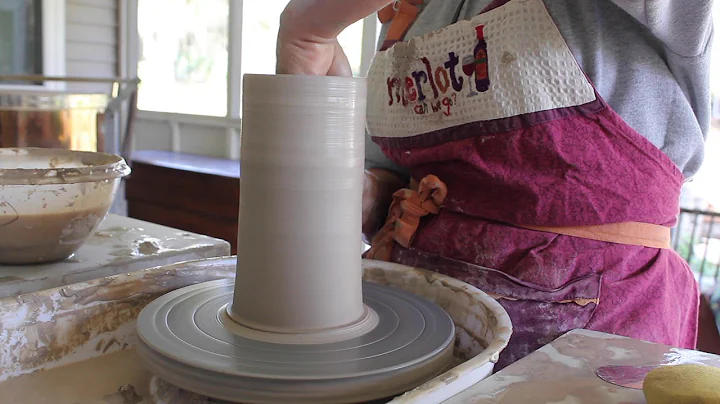 Spinning a textured moon vase