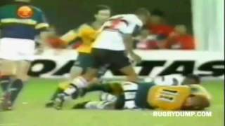 Viliame Satala hit on John Roe - Brisbane Sevens 2000