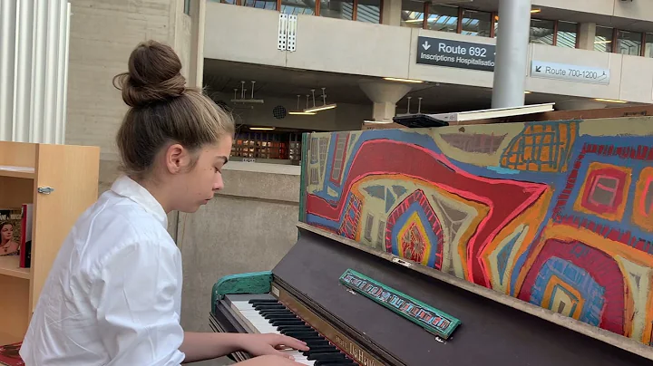 Diane plays "Love Nwantiti" by CKay in a belgian hospital (CHU Lige)