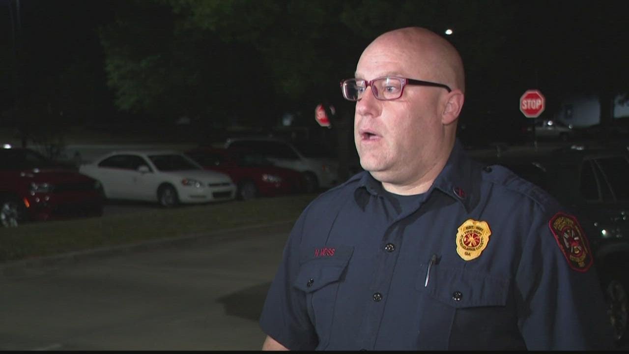 Pilot killed in small plane crash near Athens-Ben Epps Airport, officials say