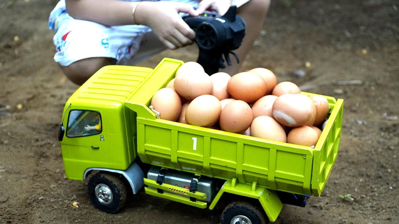 Mobil Truk Muat Telur - Miniature Truk Hino Terbalik