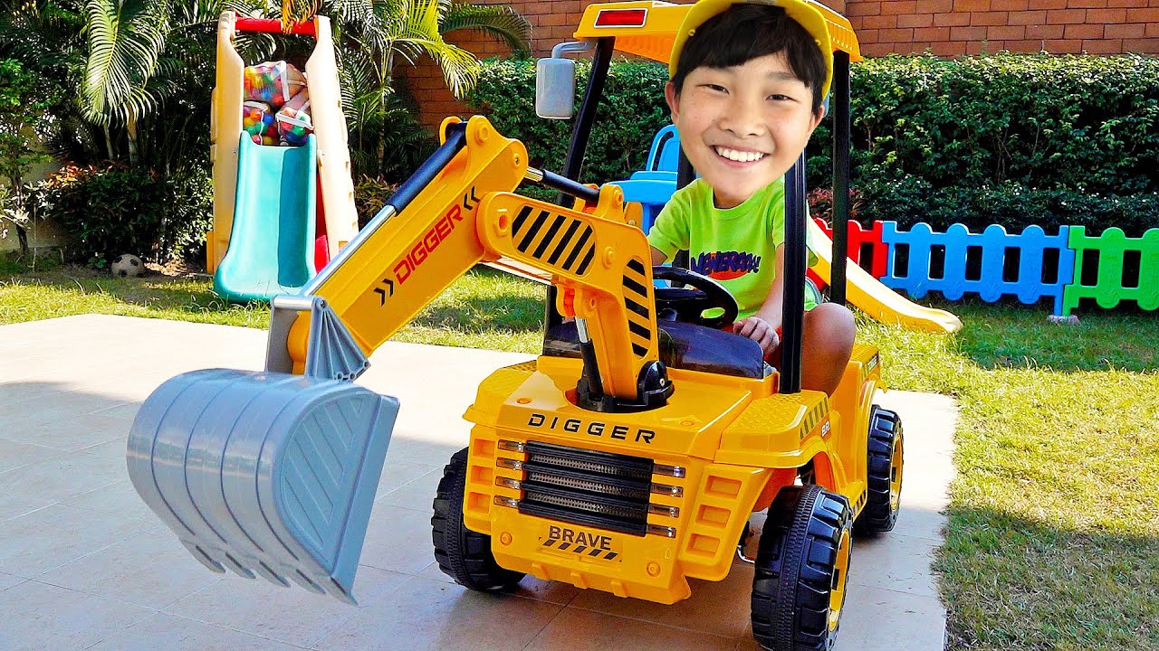 예준이의 포크레인 전동 자동차 장난감 조립놀이 트럭놀이 Excavator Power Wheels Car Toy Assembly