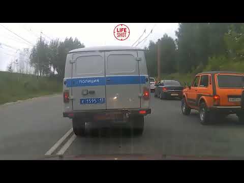 Побег арестанта из полицейского авто сняли на видео