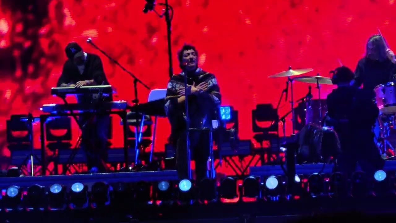 Dead - @zoethebandtv en vivo en el concierto del 01 de octubre en el estadio GNP CDMX