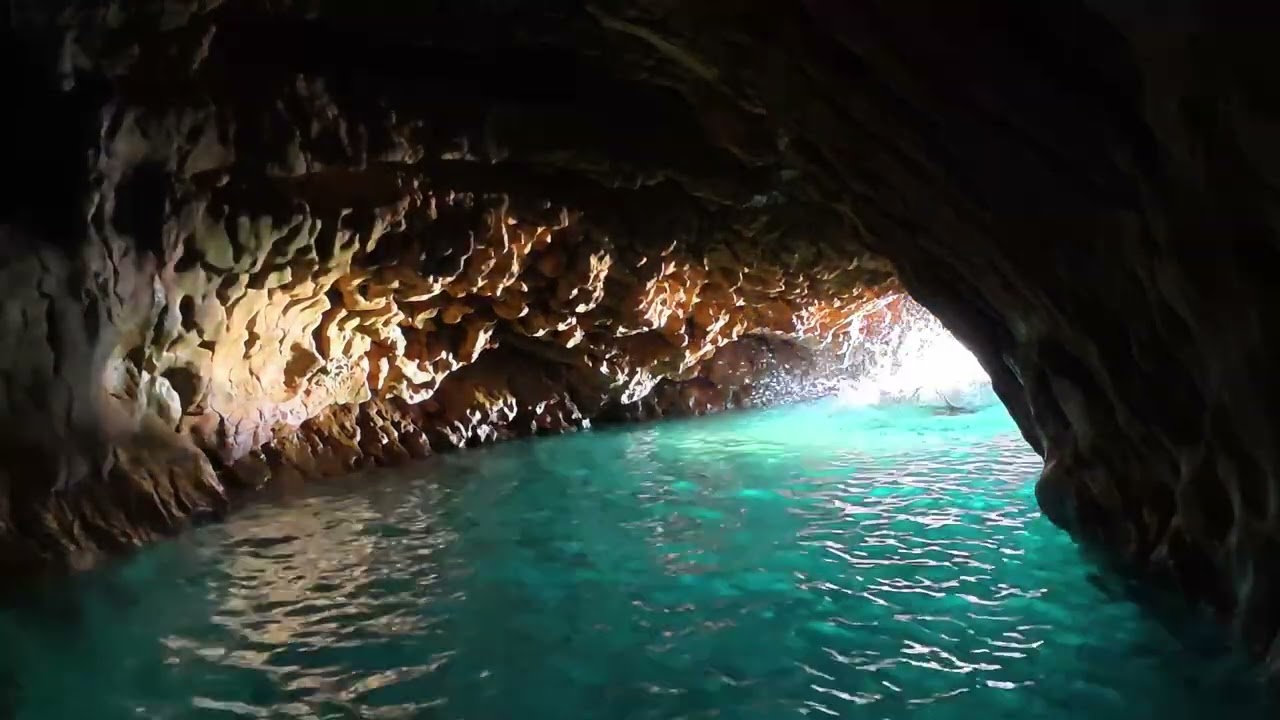 La grotte de Méjean Couleurs irréelles & psychobloc dans la plus belle grotte de la Côte Bleue - 2/4