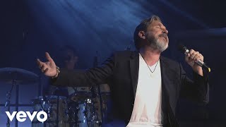 Miniatura del video "Ricardo Montaner - Un Hombre Normal (Ida y Vuelta Edición Especial)[Video Oficial]"